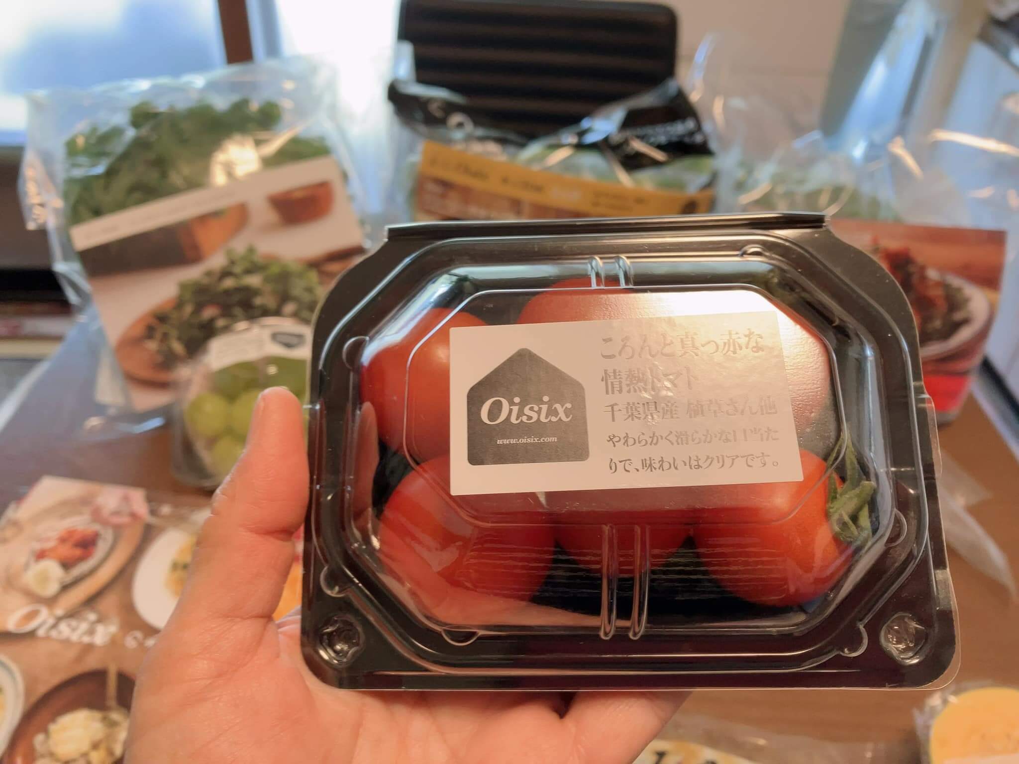 オイシックスのおためしセットのころんと真っ赤な情熱トマトを撮影した写真