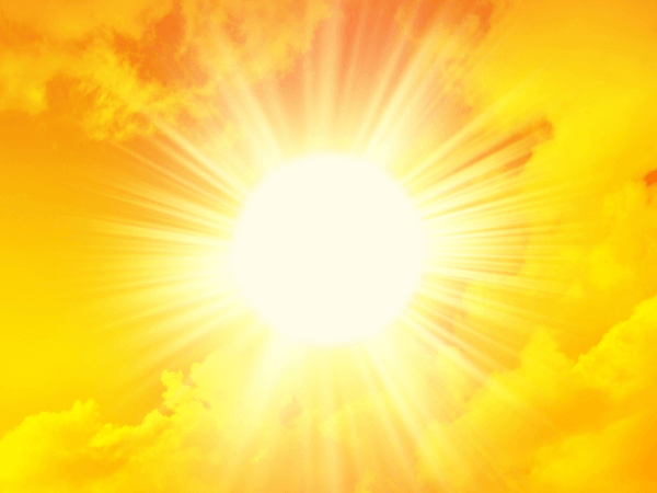 オラクルカードの自然を象徴する絵柄の意味と印象の太陽を撮影した写真